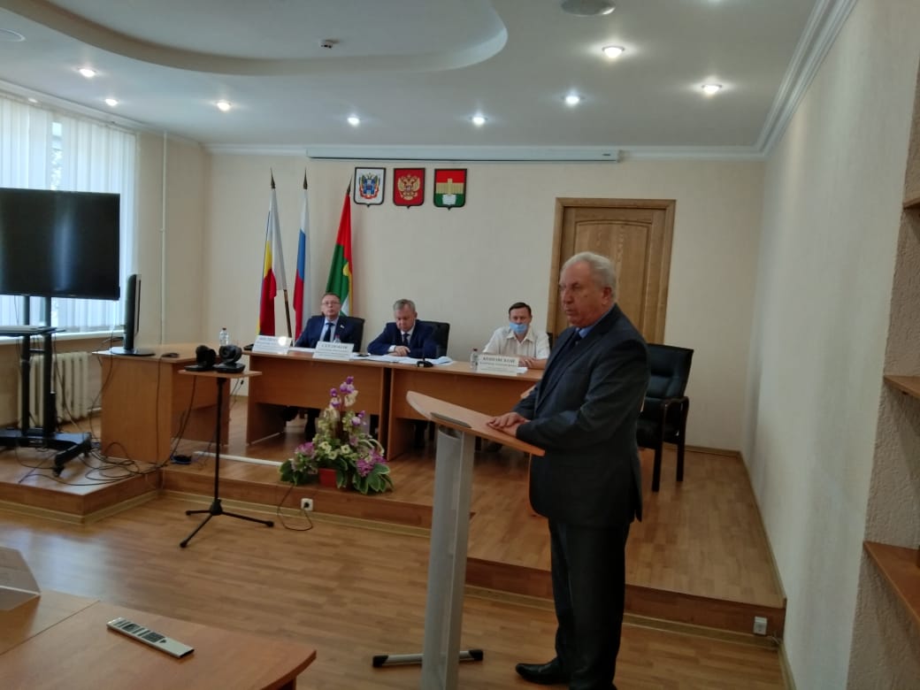 Григорий Фоменко принял участие в заседании Собрания депутатов Зерноградского района
